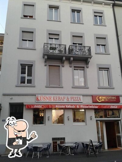 Gli interni di Küsne Imbiss
