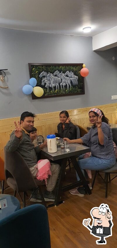Check out how Florance Cafe looks inside