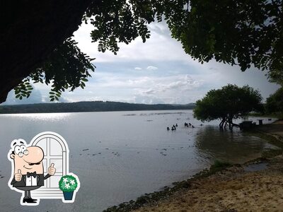 Veja imagens do exterior do Lagoa Manthaya