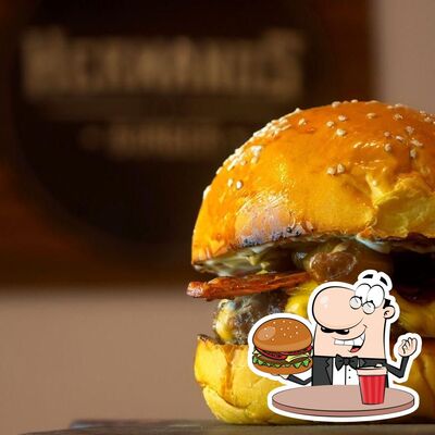 Experimente um dos hambúrgueres oferecidos no Hermanos Burger
