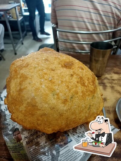 Food at Mohan Puri Wala