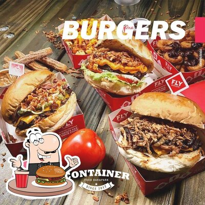 Peça um dos hambúrgueres disponíveis no Container Hamburgueria