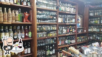 O Restaurante Coisas da Roça oferece uma escolha de drinques alcoólicas
