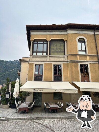 Siediti a un tavolo di Seven Srl