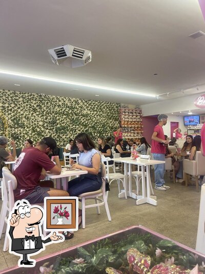Veja imagens do interior do Donna Doceria