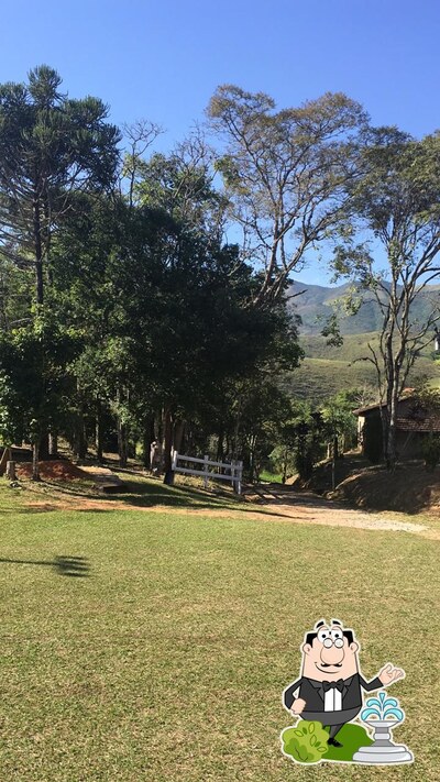 a área exterior é uma característica importante do B de Bocaina Restaurante