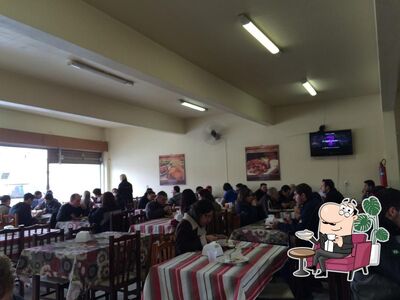 O interior do Maximus Grill