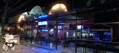Veja o exterior do Boate Lua Nova