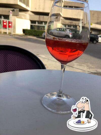 Assaggia il vino di Bar Cadore
