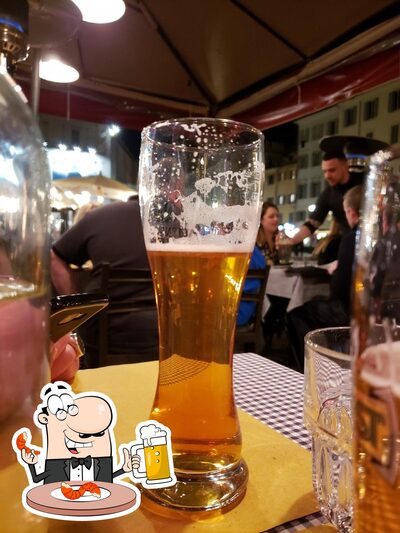 Puoi prenderti un rinfrescante bicchiere di birra chiara o scura