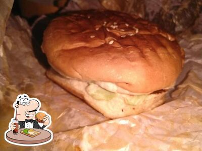 Chicago Chicken Fry provides a variety of options for burger lovers