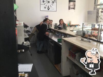 Siediti a un tavolo di Coffee Break