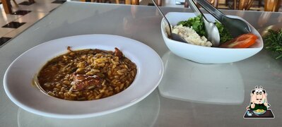 Comida em Restaurante V8