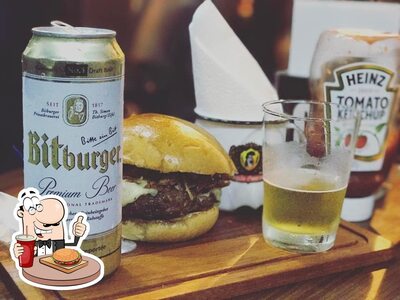 Delicie-se com um hambúrguer no Legião Gourmet