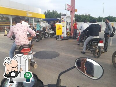 You can get some fresh air at the outside area of Shell petrol pump