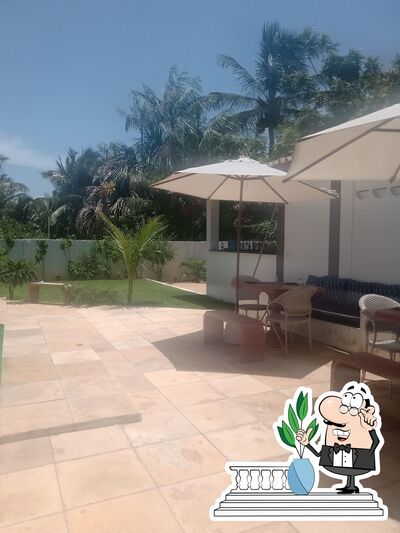 Veja imagens do exterior do Petit jardin