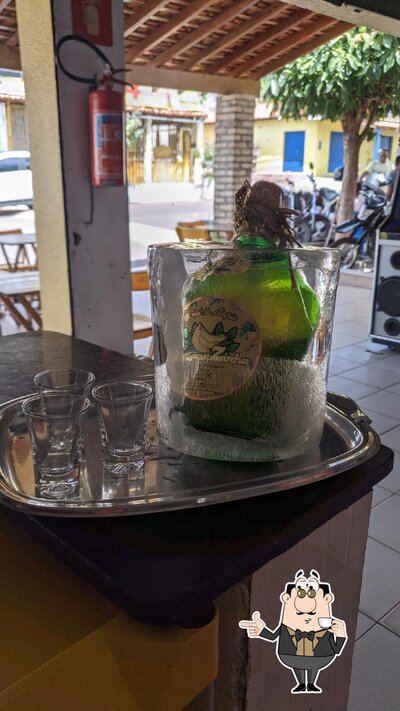 Você pode desfrutar de uma bebida do menu