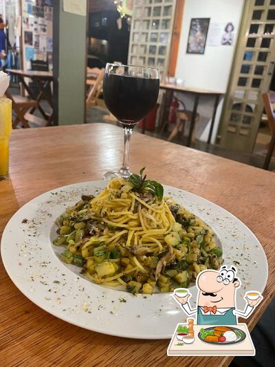 Platos en Arte Paradise Café