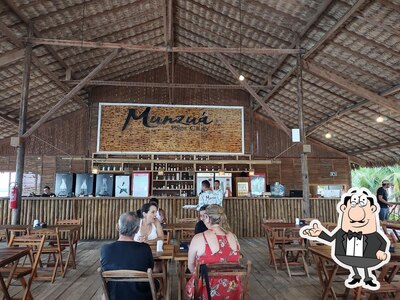 O interior do Munzuá Pier Club