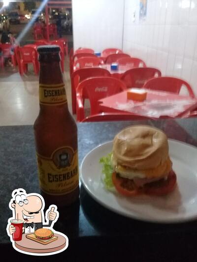 Delicie-se com um hambúrguer no Rei do Macarrão - Taguatinga