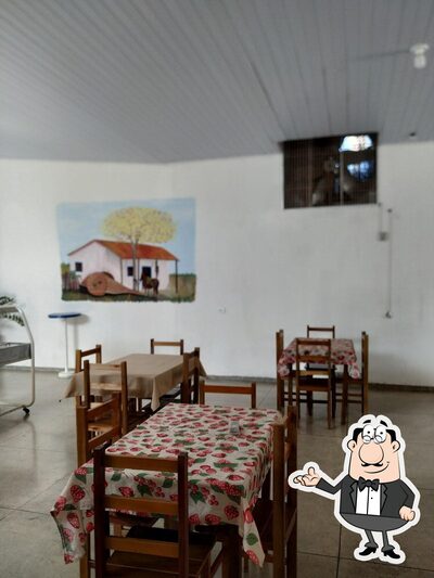 Veja imagens do interior do Comida Caseira Bom Gosto