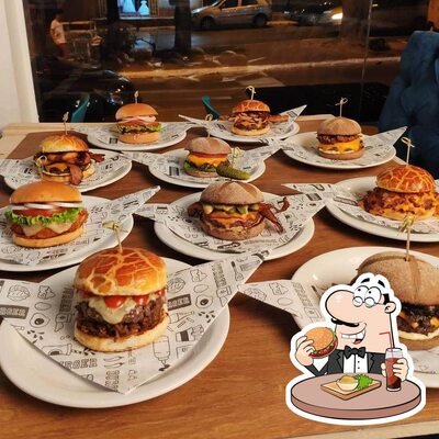 Os hambúrgueres do Bar e Restaurante CH irão saciar uma variedade de gostos