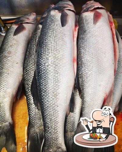 Sorrentino Tenda Rossa Trattoria Di Mare propone un'ampia selezione di piatti di pesce