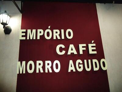 A publicidade mostra informações sobre o Empório Café Morro Agudo