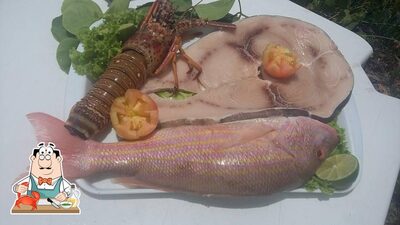 Os visitantes do Restaurante Sol e Mar podem conseguir diferentes pratos de frutos do mar