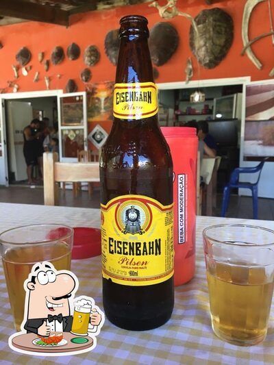 Desfute uma tulipa de cerveja leve ou escura