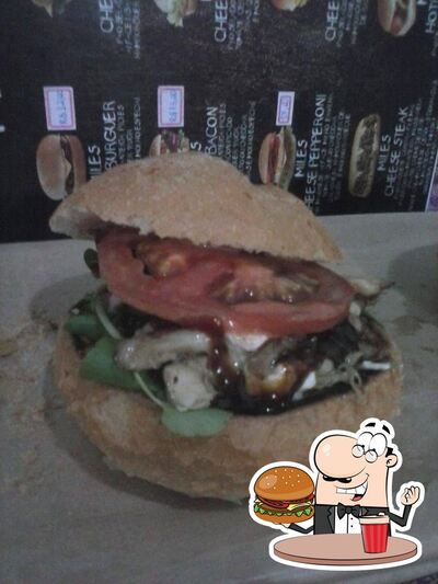 Deguste um dos hambúrgueres disponíveis no Miles Burger