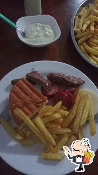 Peça batatas fritas no Polaco lanches