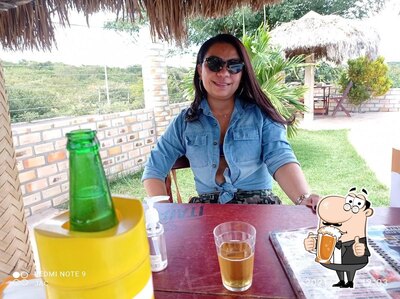 Você pode tomar uma tulipa de cerveja leve ou escura