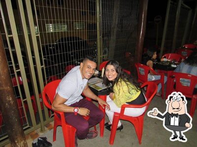 O interior do Jr Lanches Pizzas