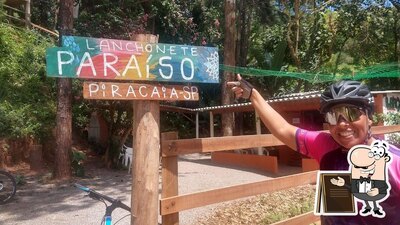 Veja imagens do exterior do Rancho e conveniência paraíso