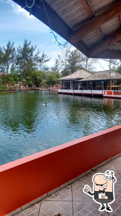 a área exterior é uma característica importante do Restaurante do Lago
