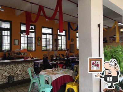 Veja imagens do interior do Café Colombiano