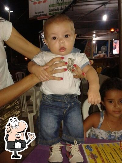 O interior do CAR Burguer's