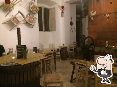 Siediti a un tavolo di La Cresciamia