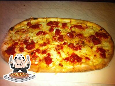 Prova una pizza alla pizzeria Eccociqua da Amedeo