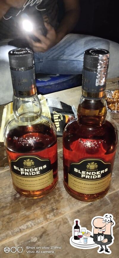 White House provides a variety of alcoholic beverages