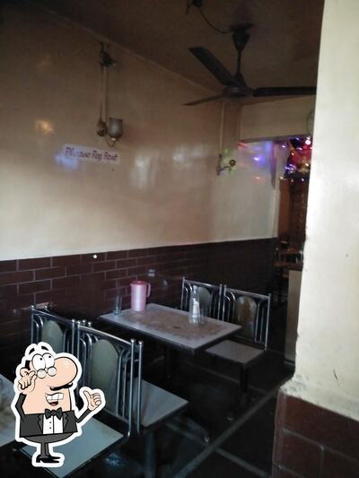 Take a seat at one of the tables at Kismet Country Bar