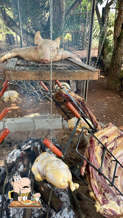 Comida em Quintal do Tabarato