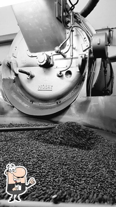 Siediti a un tavolo di Caffè Farnese