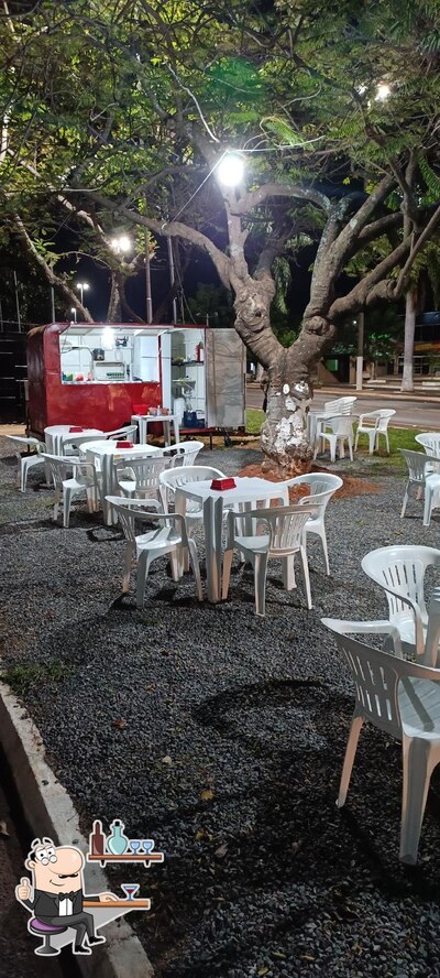 Veja imagens do interior do Tio Max Lanches