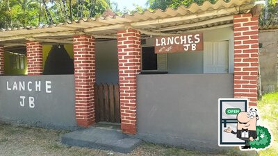 Você pode espairecer no na área externa do Lanchonete JB
