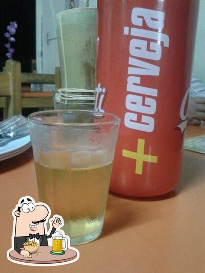 Você pode tomar uma tulipa de cerveja leve ou escura