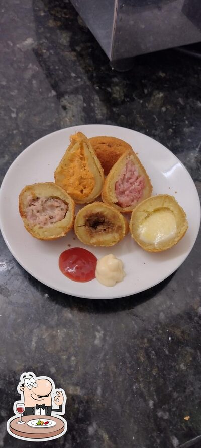 Comida em esquina do pão