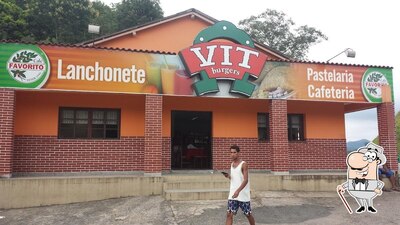 Desfrute da vista do exterior Vit Burgers