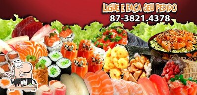 Rolos de sushi são servidos no Sushinbox Arcoverde PE